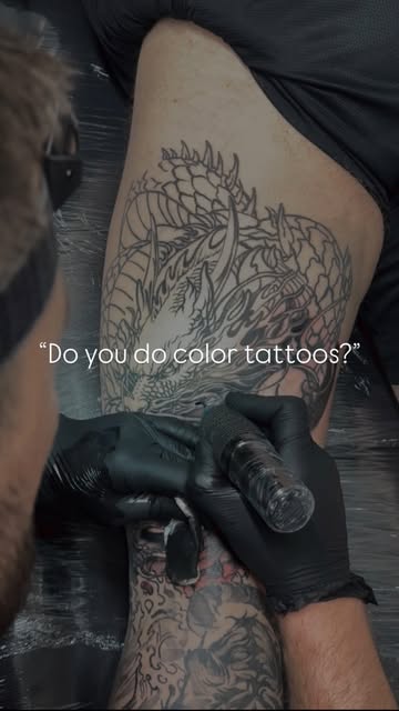 Compoziție Japanese linework în lucru pe coapsă